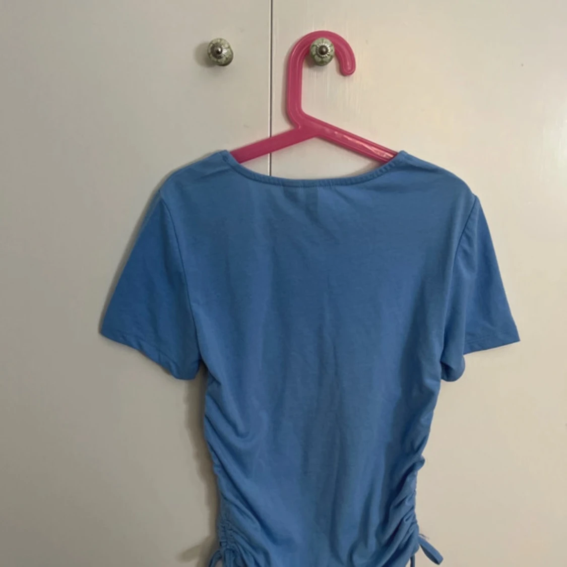 Blå topp med snörning från Pieces - 1