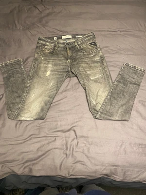Replay jeans  - Säljer dessa replay jeans. Nypris runt 2 000 kr, pris efter skick! 