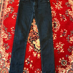 Nudie Jeans - Tja säljer nu dessa snygga Nudie jeansen👖| Storleken är W30 L34✅ | Vid frågor är det bara att skriva!✌🏼