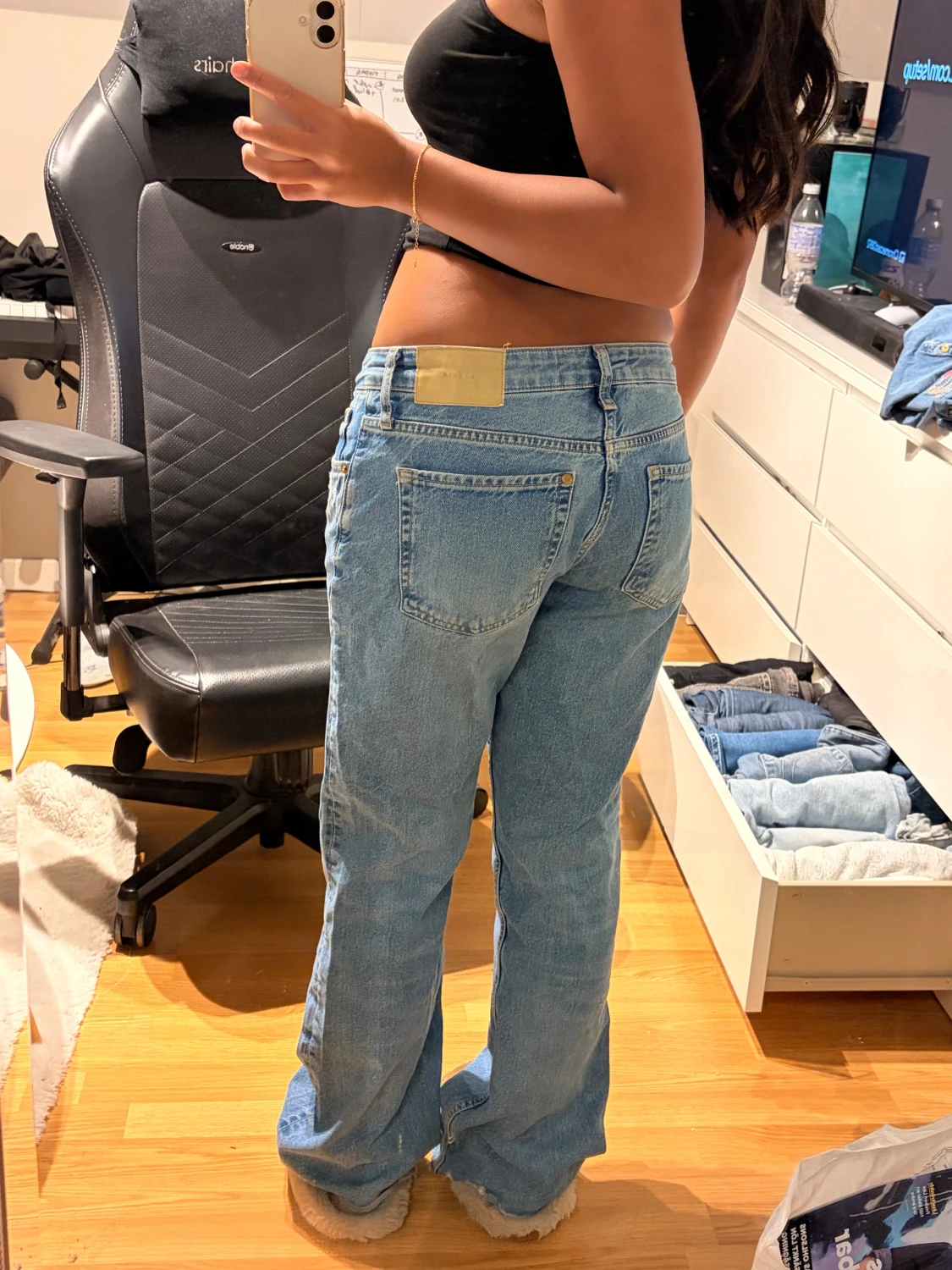 lågmidjade ljusblå jeans - 2