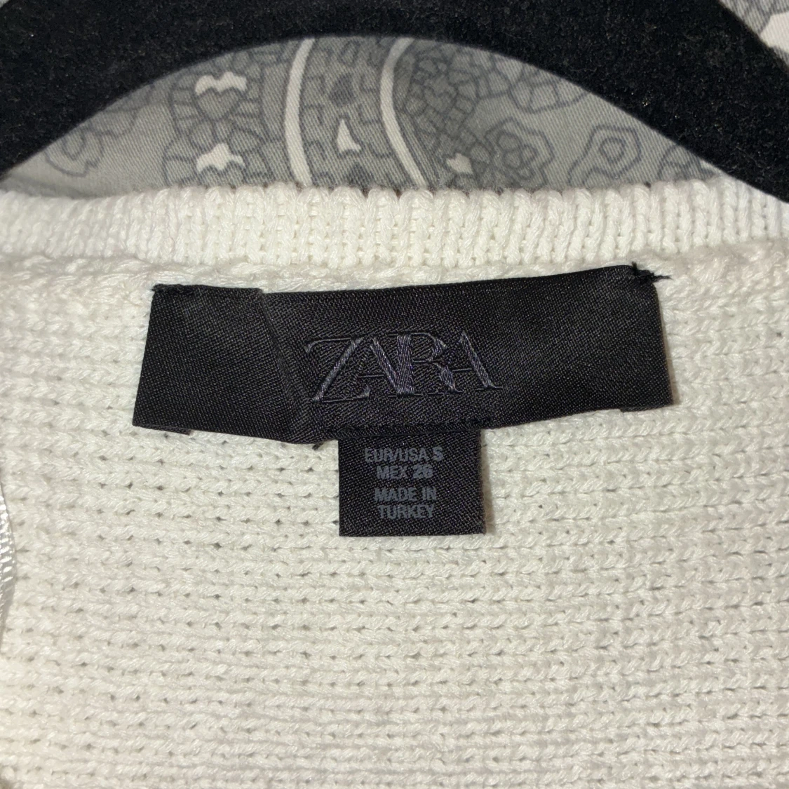 Vit stickad blus  - 1