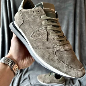 Philippe model trpx skor - Philippe model trpx | originalstorlek: 42, sitter mer som 43, fråga om innermått vid osäkerhet | ingår: endast skorna