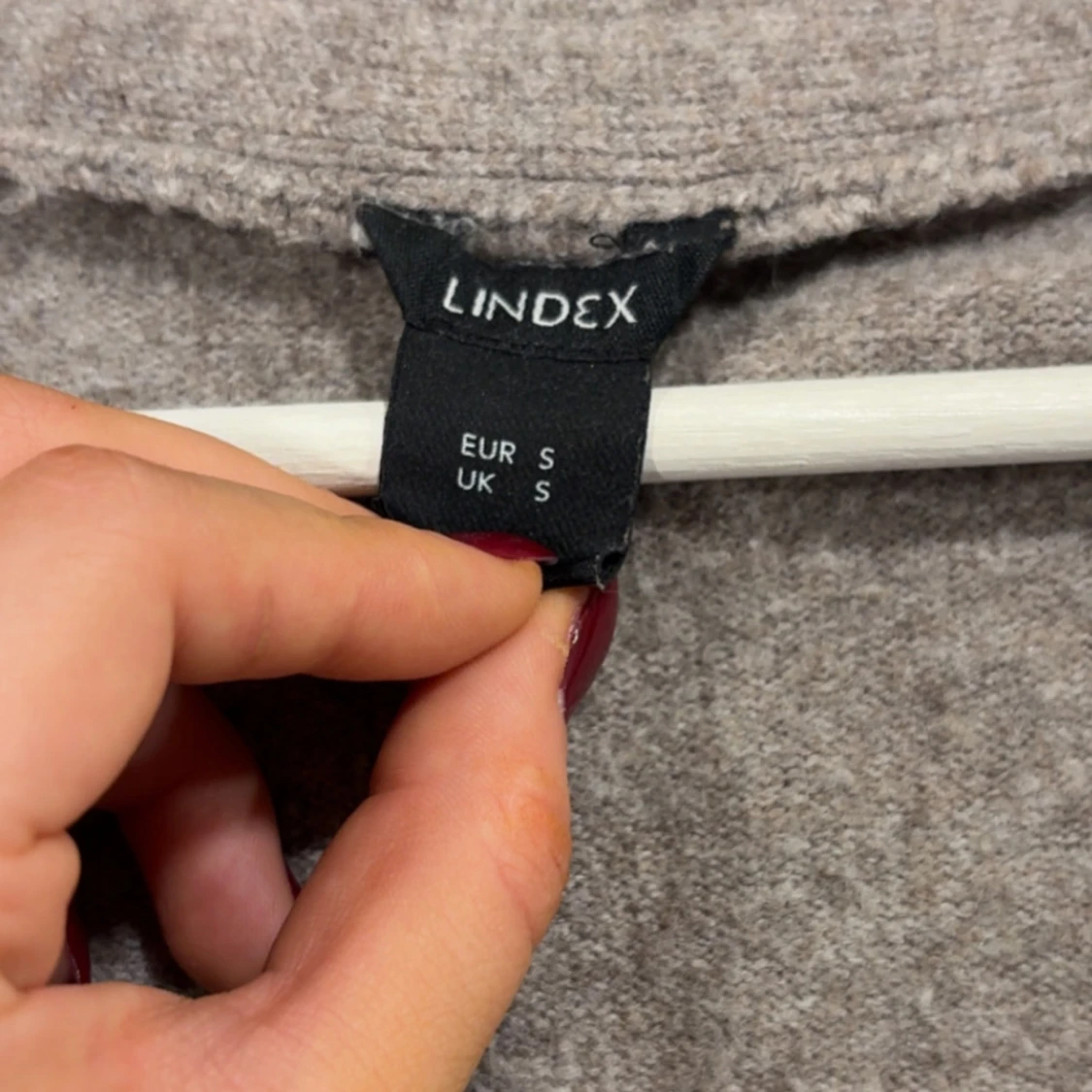 Brun kofta från Lindex med v-ringning - 1