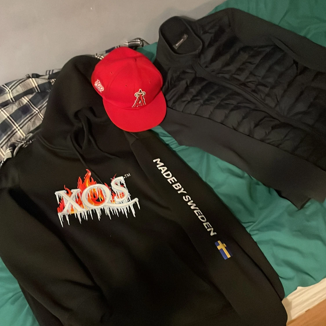 Svart XQS hoodie med flames och tryck, om du vill köpa alla 3 grejer istället!