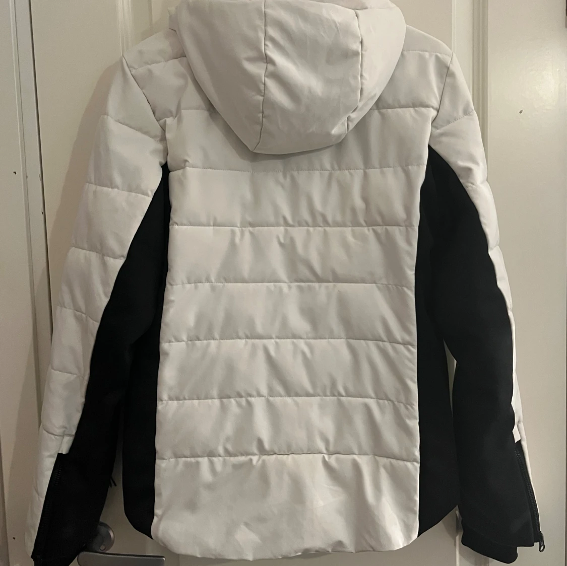 Vit skidjacka - 2