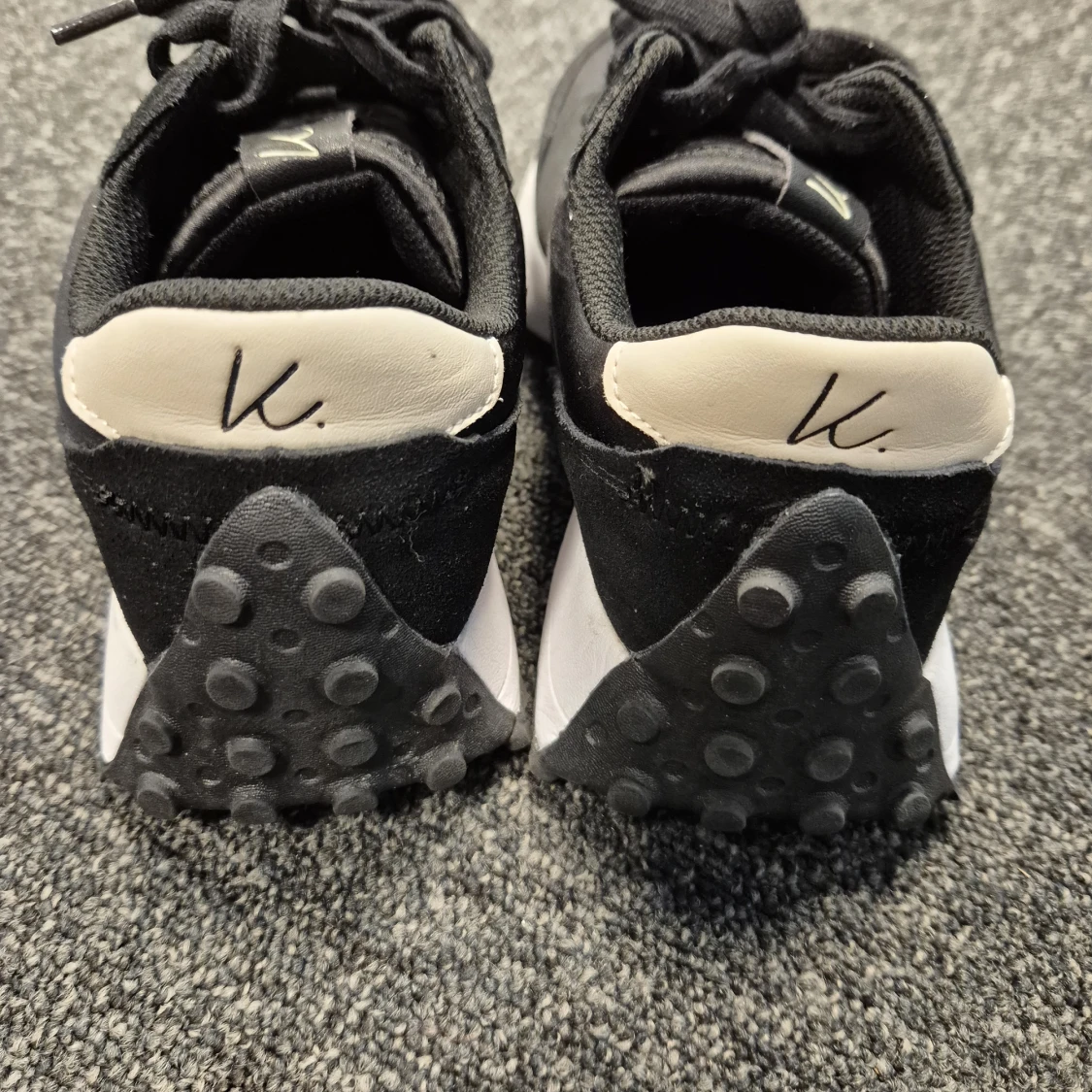 Svarta sneakers från K.COBLER - 1