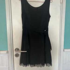 Klänning - Som ny, skickar endast via instabox