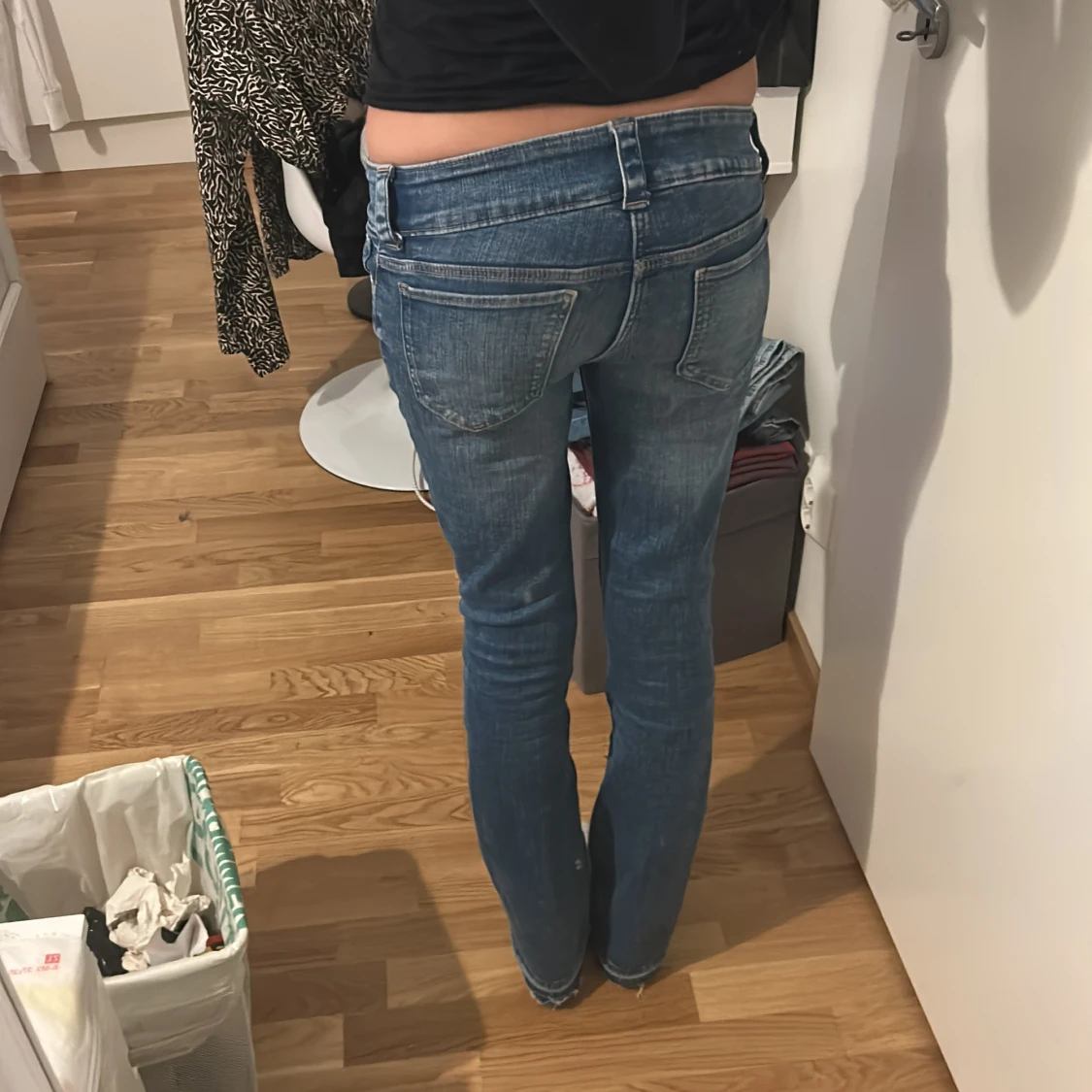 Blå bootcut jeans låg midja - 1
