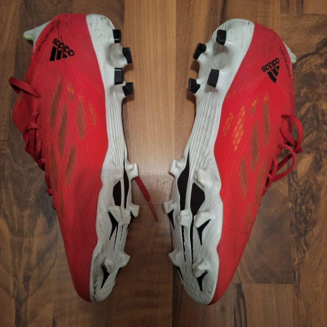 Röda Adidas fotbollsskor med dobbar - 1