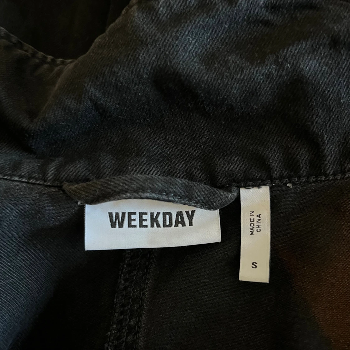 Svart overshirt från Weekday - 2
