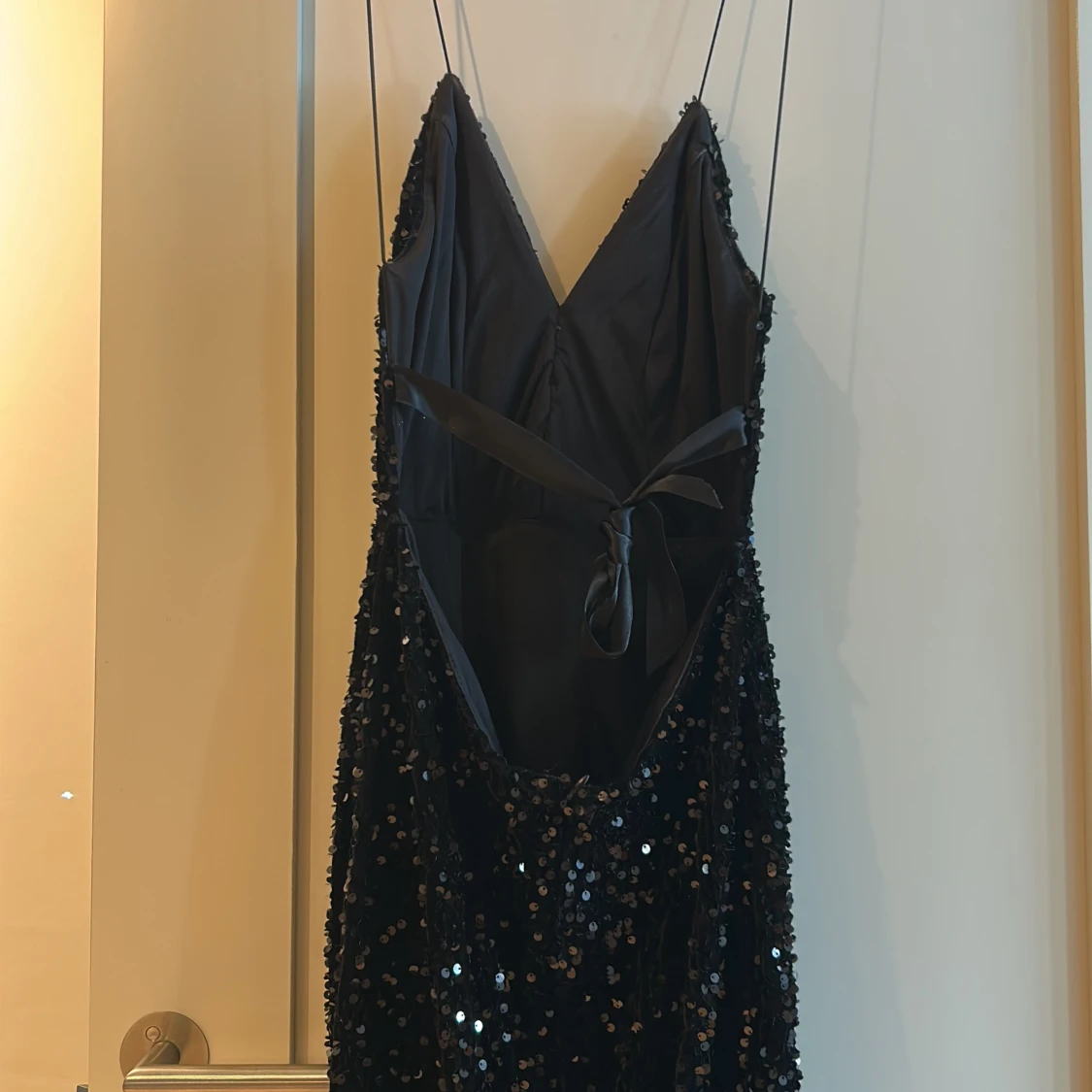 Svart lång paljettklänning - S - 2