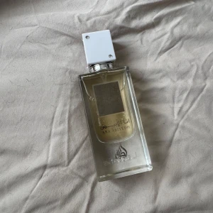 Ana Abiyedh Eau de Parfum - Ana Abiyedh från Lattafa är en Eau de Parfum, tillverkad i U.A.E. Knappt använd 