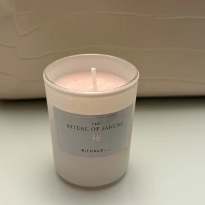 Litet doftljus från Rituals  - Litet doftljus från Rituals! Aldrig använt🩷