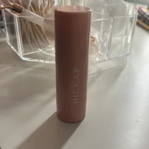 Hickap bronzer stick  - Bronzer stick från Hickap i färgen icy chai, nästintill aldrig använd! 💞 