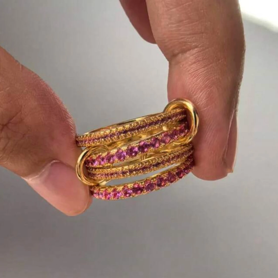 Färgglada guldiga statementringar - 1