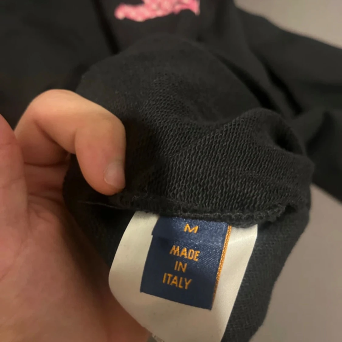 Svart Louis Vuitton sweatshirt med rosa LV - 3