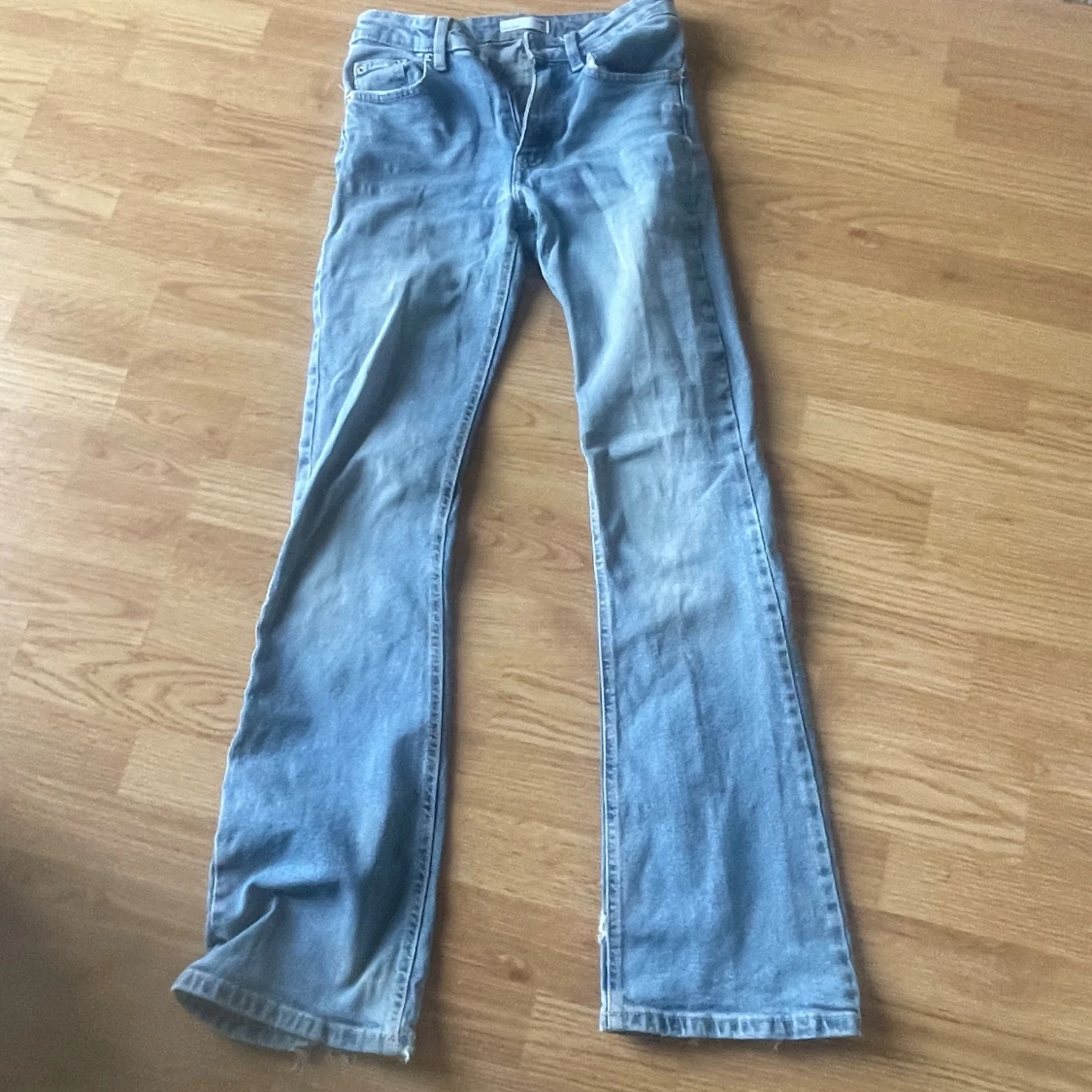 Bootcut ljusblå jeans från Levi's - 2