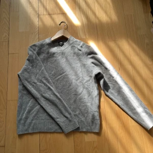 Stickad tröja - Stickad tröja från Uniqlo | grå◻️| strl M passar S| inga defekter | flera bilder går att fixa