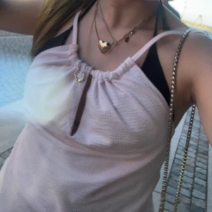 Ljusrosa Pelle P topp  - Super gullig Pelle P topp jag köpte i somras! Använd en gång men kommer knappt till användning så väljer att sälja! Tvättad en gång