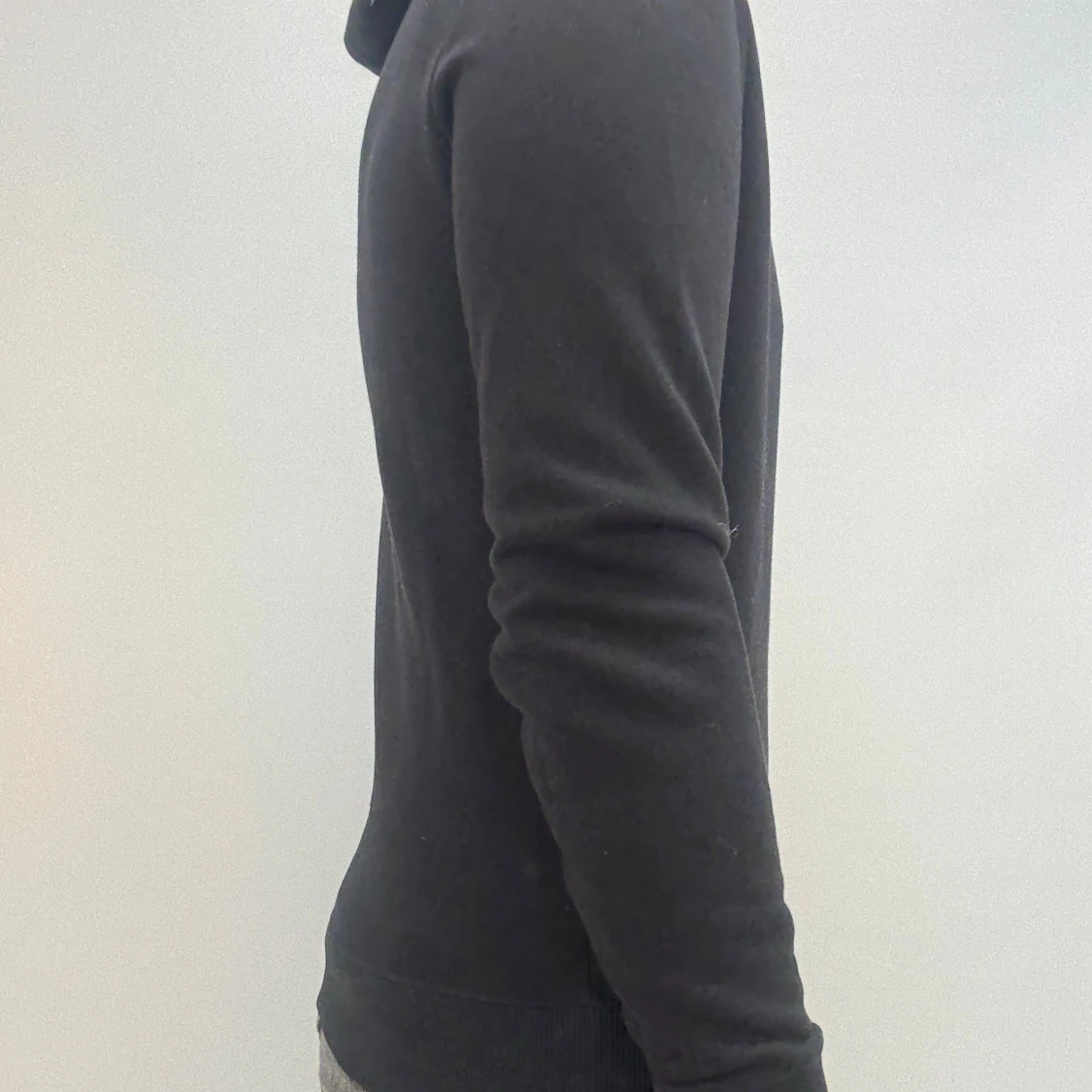 Svart hoodie med snörning - 1