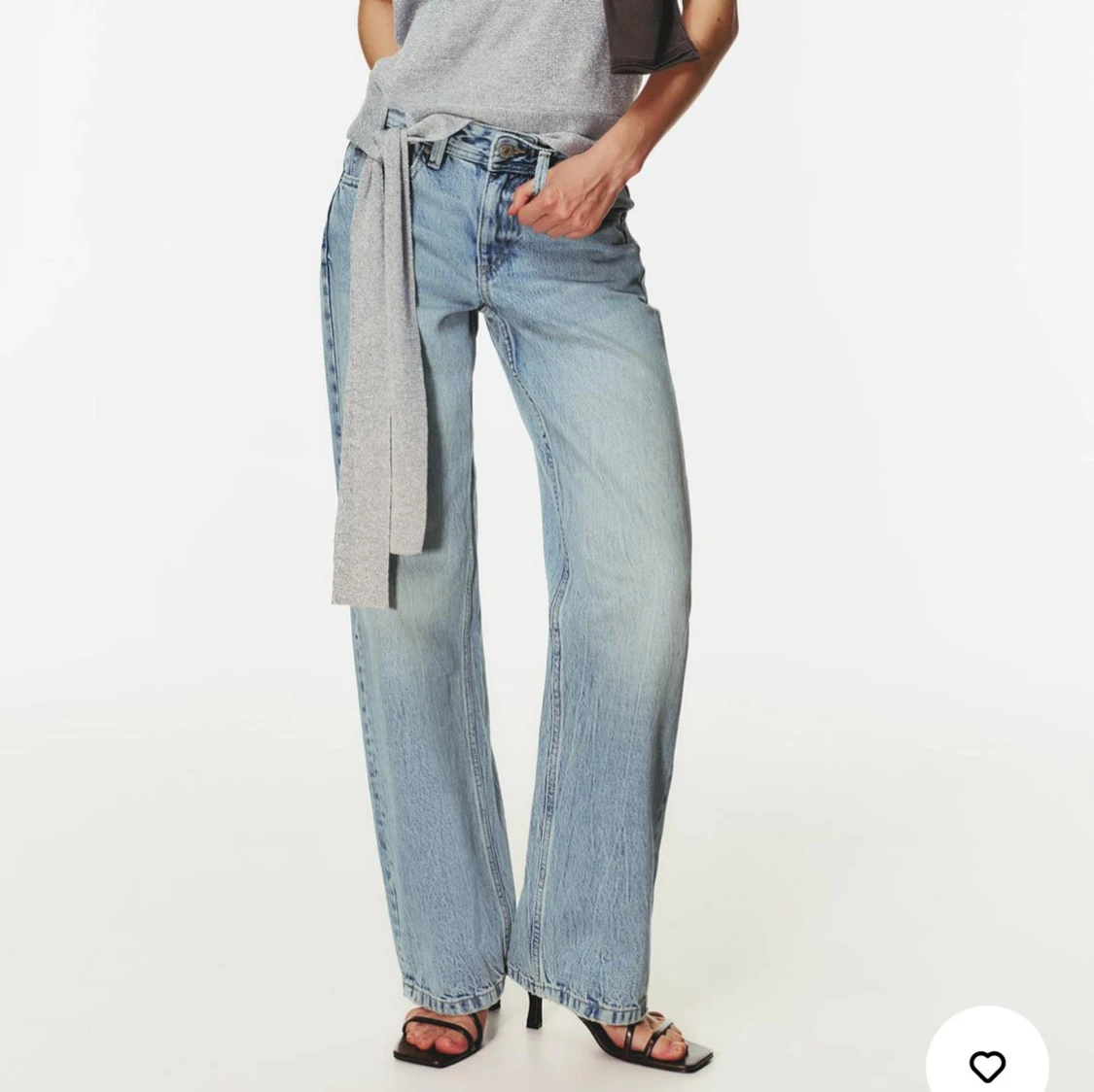 Ljusblå lågmidjade jeans från Pull&Bear