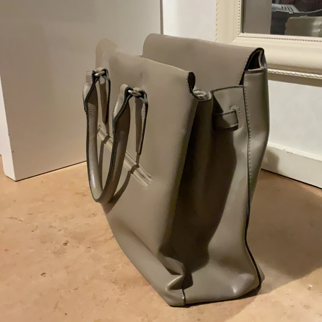 Beige handväska i skinn - 1