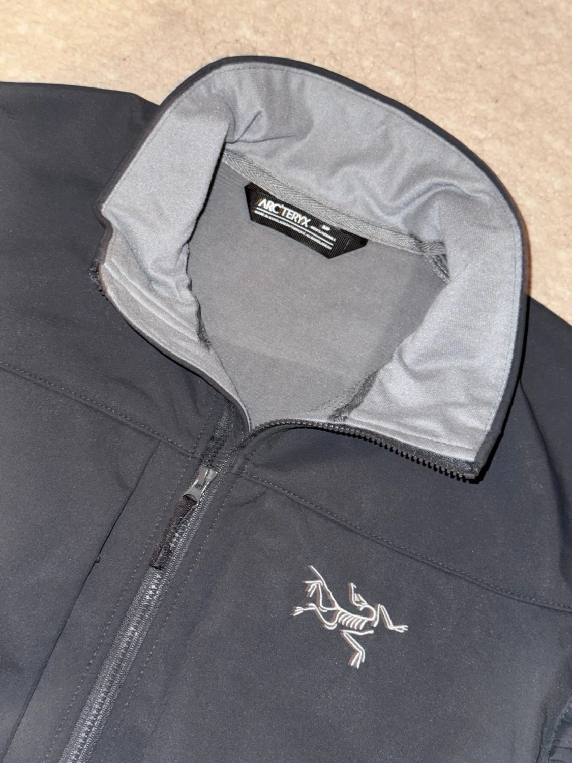 Svart vindjacka från Arc'teryx - 1