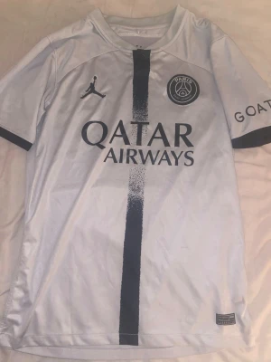 PSG matchtröja  - En paris saint german match tröja med bra skick. Nytt pris 799