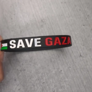 Palestina (Gaza) armband - Det är en armband för att support våra bröder i Gaza det är lågt pris på den den kan vara båda till tjejer och killar men hellre killar den är M size