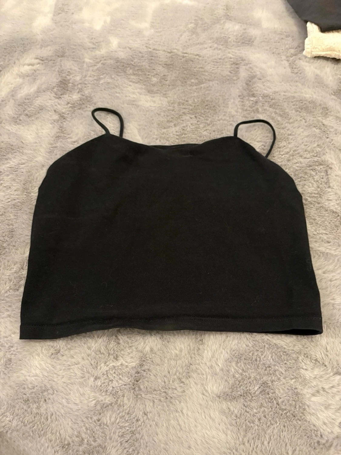 Svart croppad linnetopp