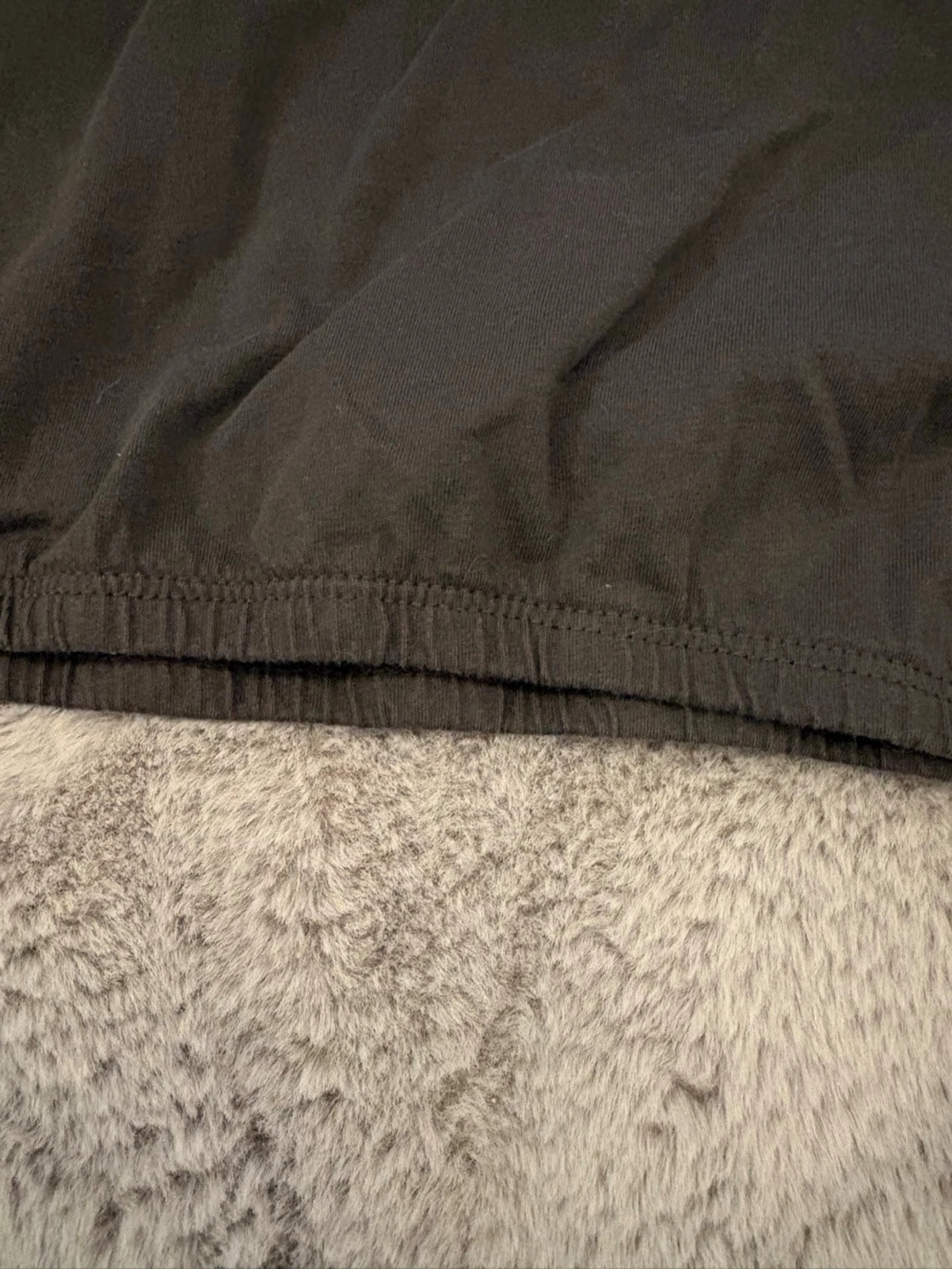 Svart ärmlös t-shirt med tryck - 3