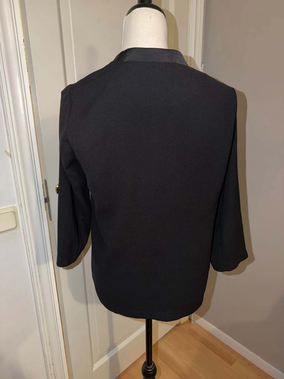 Svart kavaj med satinkant - 2