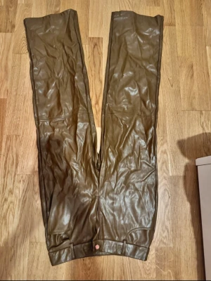 Skinnbyxor - Fin och bekväm, jag upplever den varm under vintern 