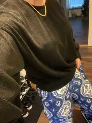 Svart Zara tröja storlek S - Svart Zara tröja storlek S, aldrig använd förutom nu på bilderna.