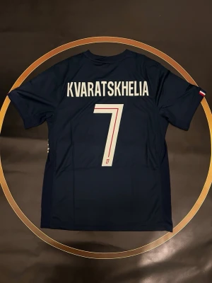 PSG Kvaratslhelia #7 - Helt ny, tagen kvar