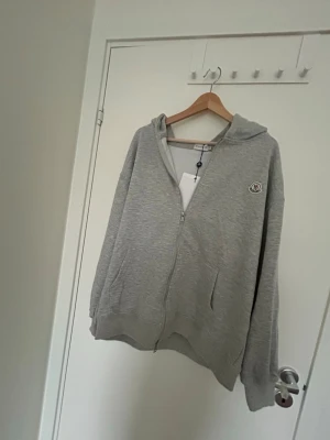 Monclear zip hoodie - Helt ny med pris lapen kvar