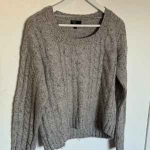 Stickad tröja  -  Stickad tröja