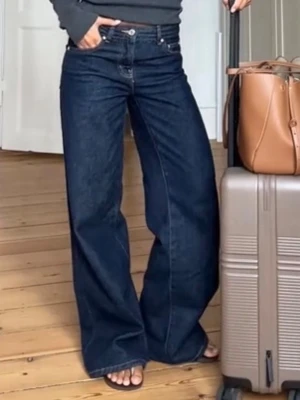 Low wide jeans - ginatricot - Snygga jeans i low wide modellen, FÄRGEN ÄR SOM DEN PÅ SISTA BILDEN!!