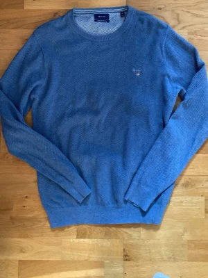 Stickad tröja - Säljer en fin stickad tröja från gant till ett schysst pris. Hör av er vid funderingar