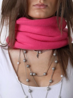 Buff - TOKYO - Jättefin, varm och skön buff i en skrikrosa färg! Buffen är i polarfleece och är sydd för hand. Passar perfekt för lite kyligare dagar! Vid frågor eller funderingar är det bara att skicka ett meddelande!