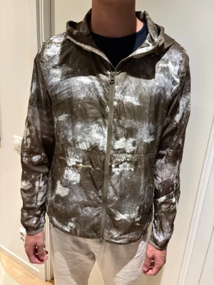 Woolrich windbreaker - Woolrich windbreaker, storlek M | är 185 och väger 72