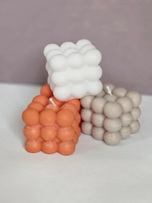 Bubble Bliss  - Hemmagjorda ljus ✨ finns i färgerna vit, rosa, blå, röd, brun och grön 🥰 Pris: 49:- st eller 2 för 79:- ✨ skriv hur många ni vill ha och vilken färg ni vill ha ✨ 