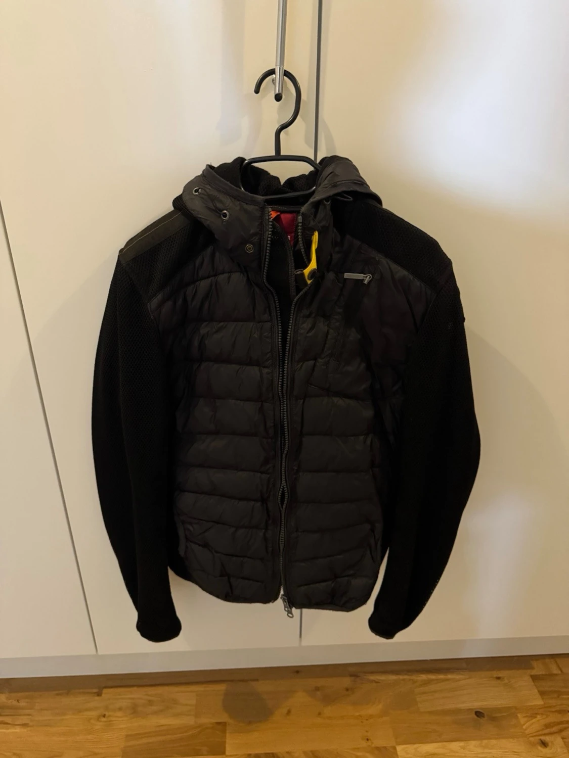 Svart vindjacka från Parajumpers