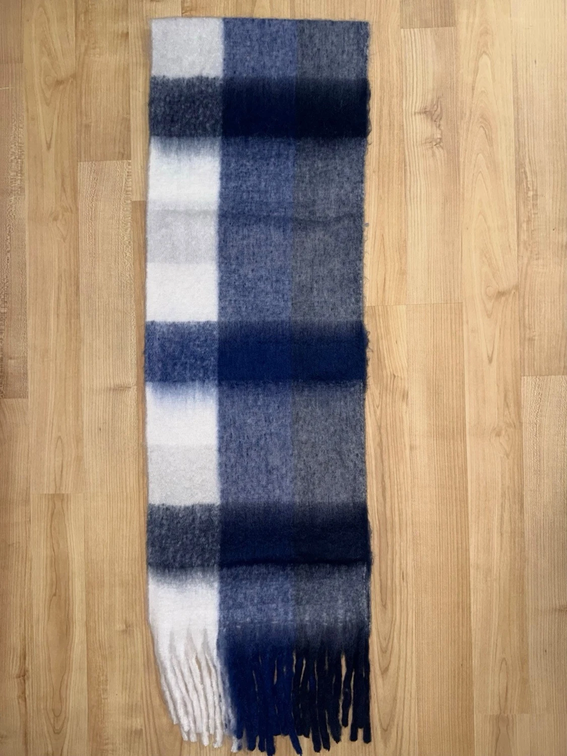 Rutig halsduk i blått och vitt - 1