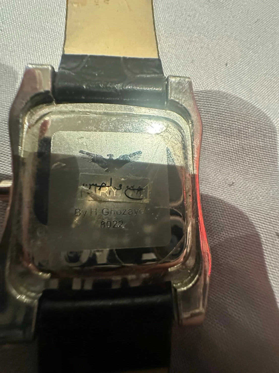 Glittrig fyrkantig klocka med stenar - 1