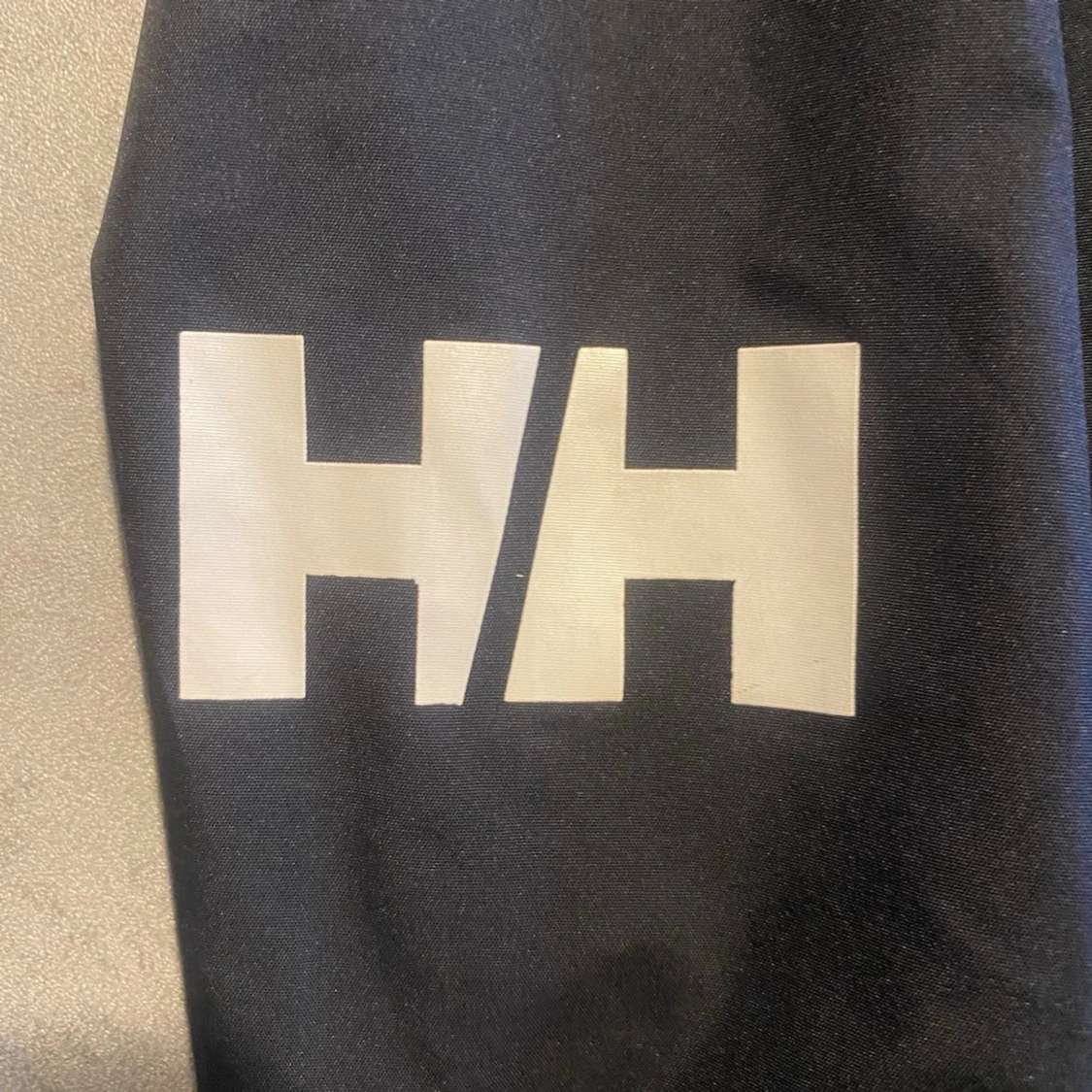 Svart helly Hansen vindjacka  - 3