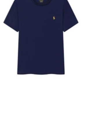 Marinblå t-shirt från Polo Ralph Lauren - Snygg marinblå t-shirt från Polo Ralph Lauren med klassisk gul logga på bröstet. Modellen är slim fit och har korta ärmar samt rund halsringning. Perfekt för en stilren och enkel look.