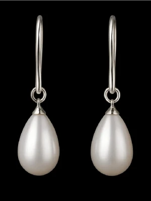 Droppformade pärlörhängen i silver - Snygga örhängen med droppformade vita pärlor och stilrena krokar i silverfärgad metall. Perfekt för dig som gillar klassiska och eleganta accessoarer med en modern twist.