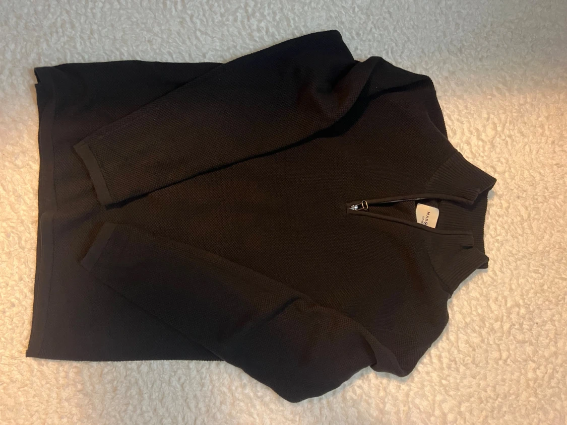 Svart stickad half zip-tröja från Marcus 