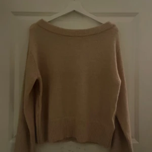 ljusrosa stickad tröja - en helt ny stickad tröja från gina tricot i storlek 146/152. 